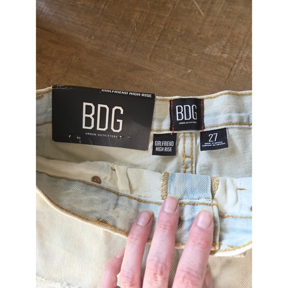 BDG Urban Outfitters Girlfriend High Rise Distressed Denim Shorts Women's 27 - Picture 4 of 5